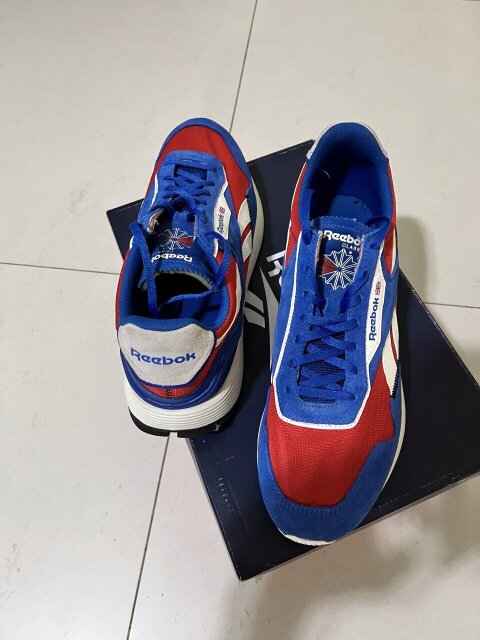 Reebok CL Legacy AZ SIZE 10 And A Half