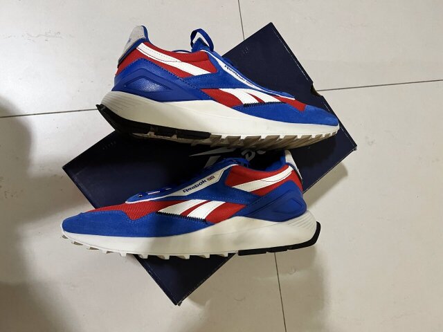 Reebok CL Legacy AZ SIZE 10 And A Half