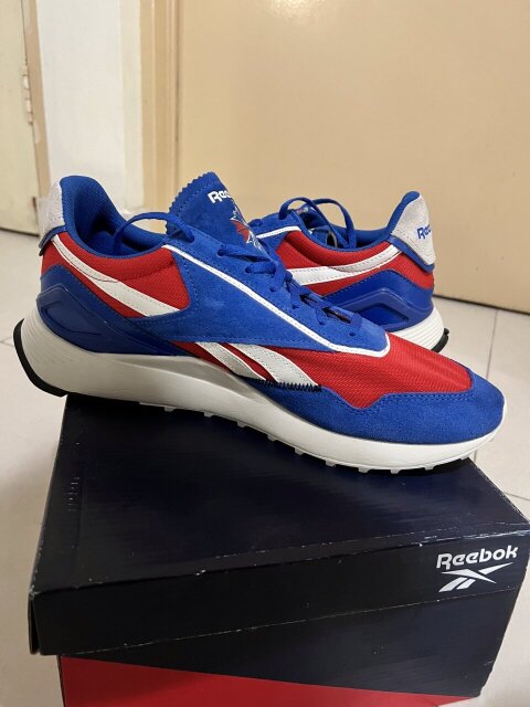 Reebok CL Legacy AZ SIZE 10 And A Half