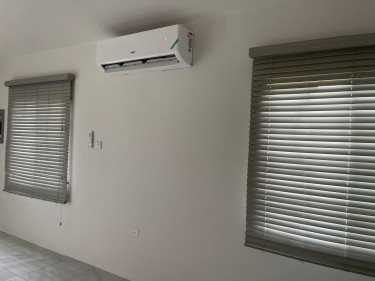2 Bedroom 2 Bathroom On A BIG LOT Size:14,200sqft