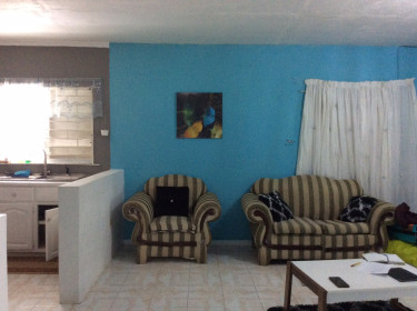 Un-Furnished 2 Bedroom, 1 Bathroom House For Rent