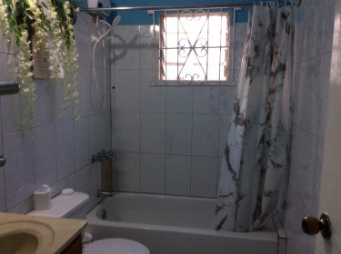 Un-Furnished 2 Bedroom, 1 Bathroom House For Rent