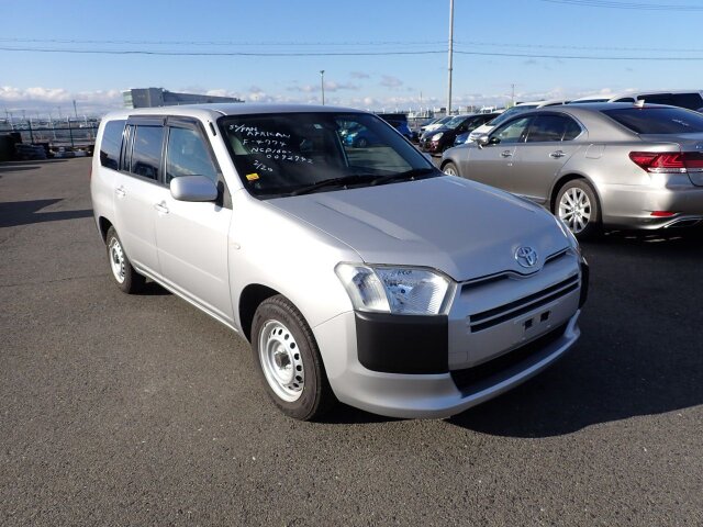 2018  TOYOTA PROBOX 125,000Km. Call 8765897394