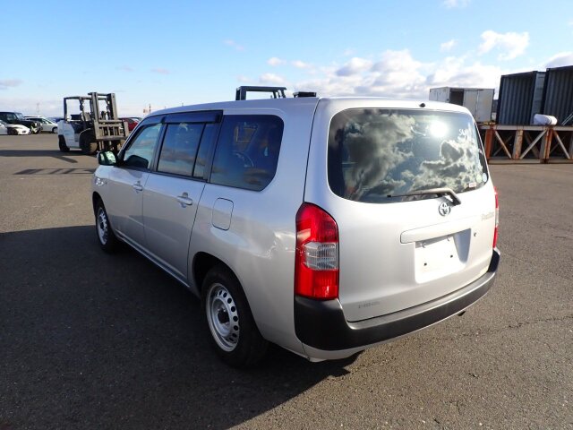 2018  TOYOTA PROBOX 125,000Km. Call 8765897394