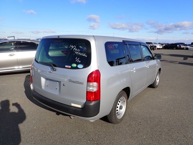 2018  TOYOTA PROBOX 125,000Km. Call 8765897394