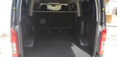 2017 TOYOTA HIACE (SUPER GL)