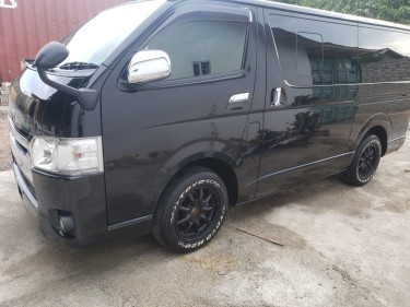 2017 TOYOTA HIACE (SUPER GL)