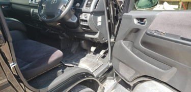 2017 TOYOTA HIACE (SUPER GL)