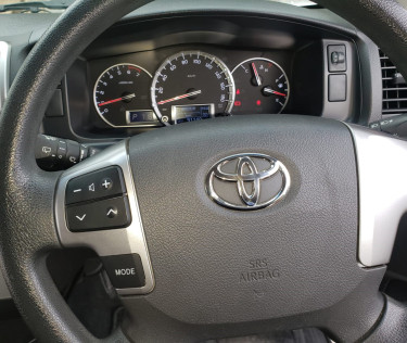 2017 TOYOTA HIACE (SUPER GL)