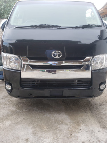 2017 TOYOTA HIACE (SUPER GL)