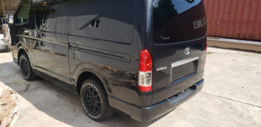 2017 TOYOTA HIACE (SUPER GL)