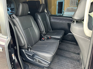 2014 Toyota Voxy 
