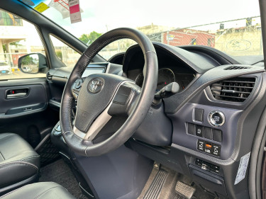 2014 Toyota Voxy 