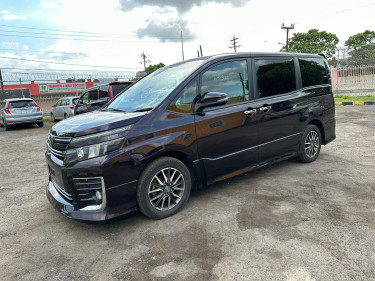 2014 Toyota Voxy 
