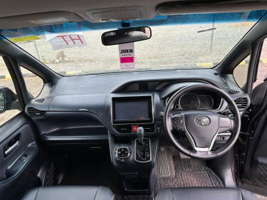 2014 Toyota Voxy 