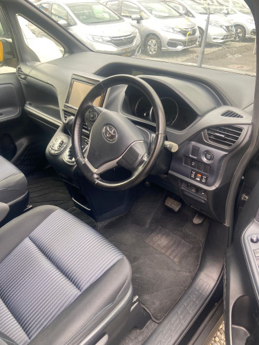 2014 Toyota Noah