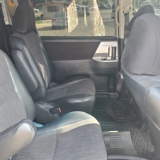 2011 Toyota Voxy