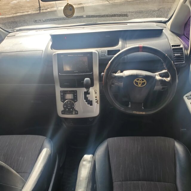2011 Toyota Voxy
