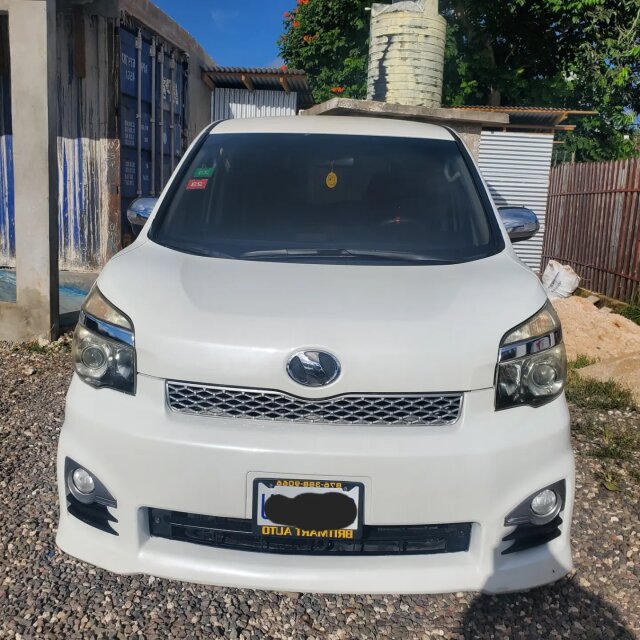 2011 Toyota Voxy