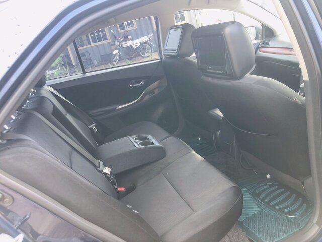 2011 TOYOTA PREMIO