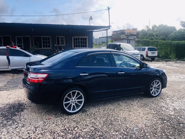 2011 TOYOTA PREMIO
