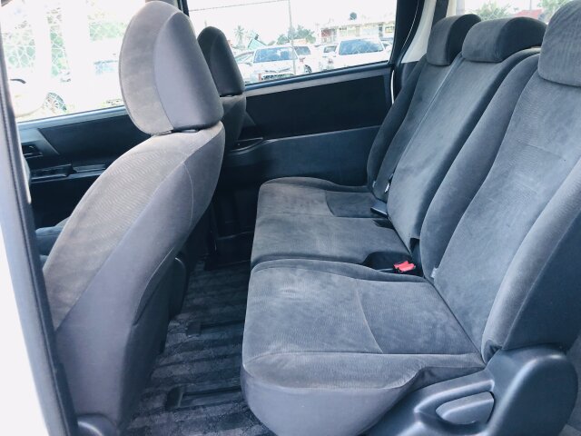 2011 TOYOTA NOAH