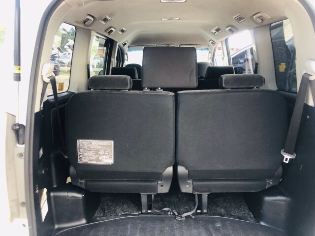 2012 TOYOTA VOXY