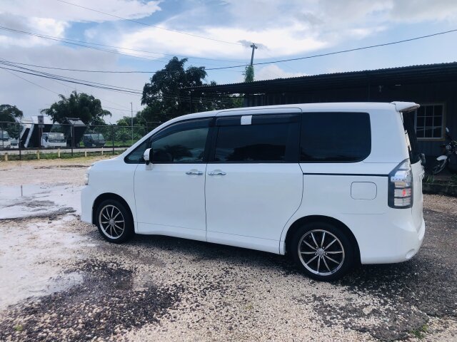 2012 TOYOTA VOXY
