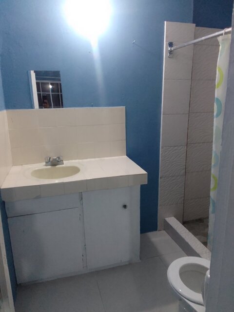 1 Bedroom Apartments With Bathroom And Kitchenette