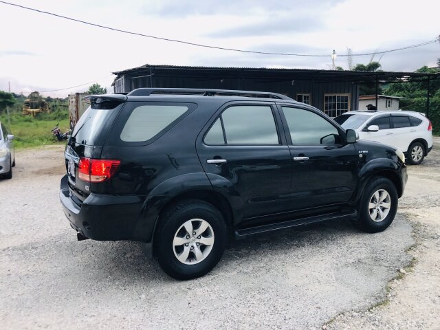 2006 TOYOTA FORTUNER