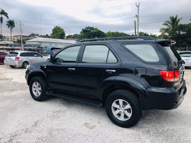 2006 TOYOTA FORTUNER
