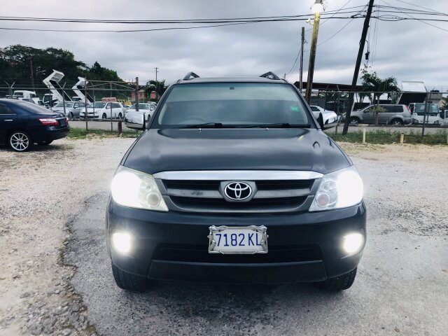 2006 TOYOTA FORTUNER