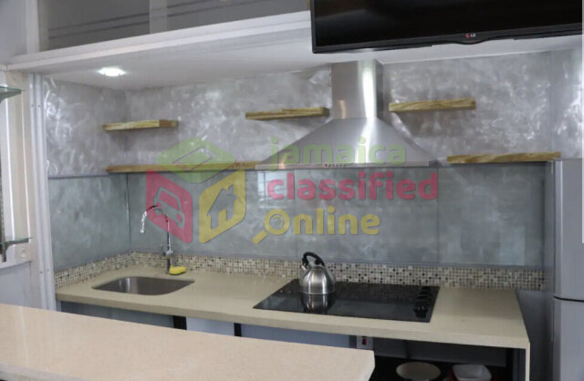 Stylish 1 Bedroom Studio with Kitchenette