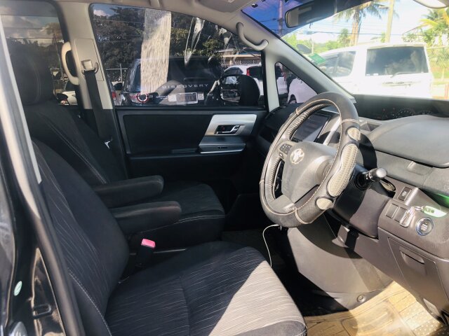 2012 TOYOTA VOXY