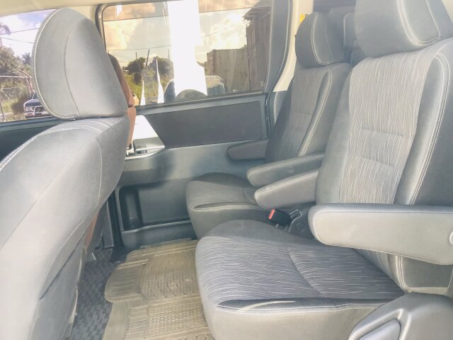 2012 TOYOTA VOXY