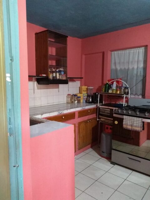 1 Bedroom/own Bathroom/shared Kitchen