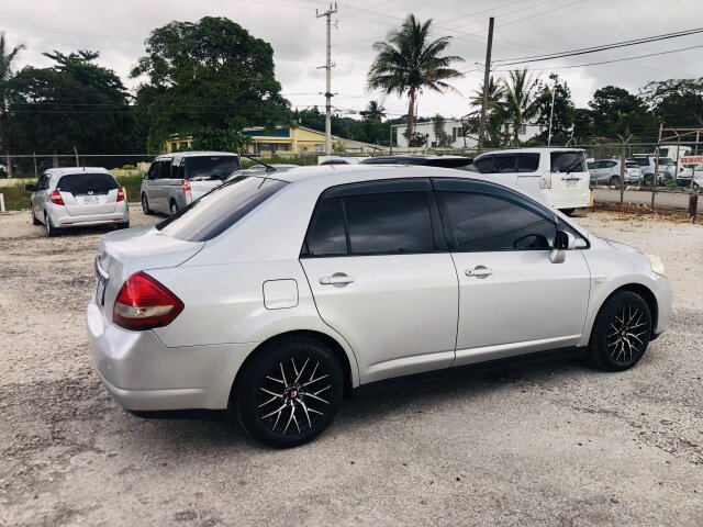 2011 NISSAN TIDA