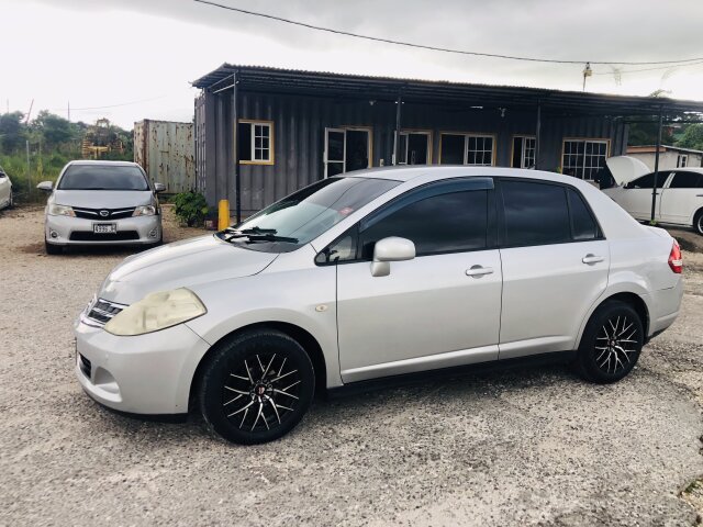 2011 NISSAN TIDA