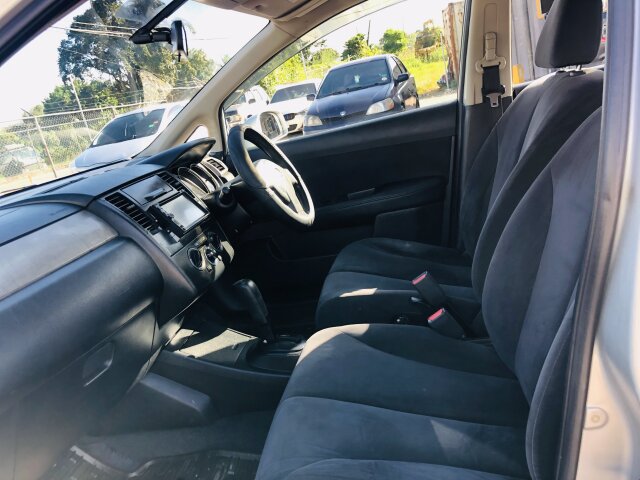 2011 NISSAN TIDA