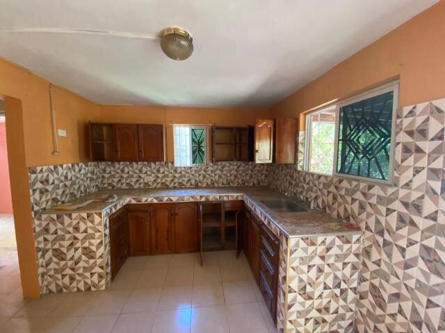 2 Bedroom Unit For Rent