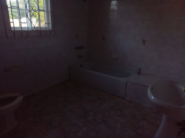 LILLIPUT 1 BEDROOM APARTMENT DOWNSTAIRS $45,000