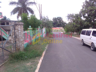 LILLIPUT 1 BEDROOM APARTMENT DOWNSTAIRS $45,000