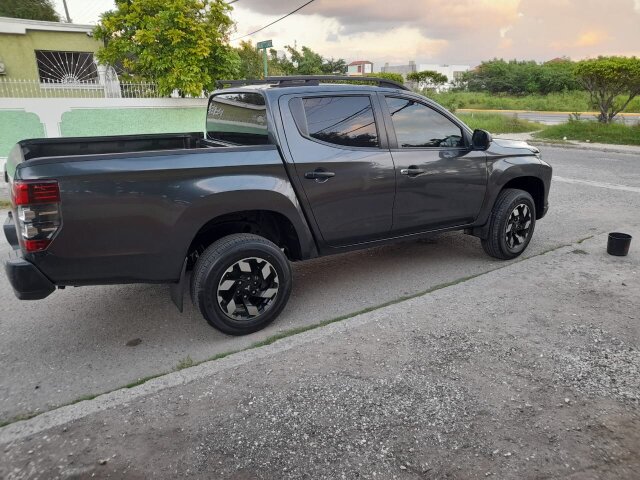 2021 Mitsubishi L200