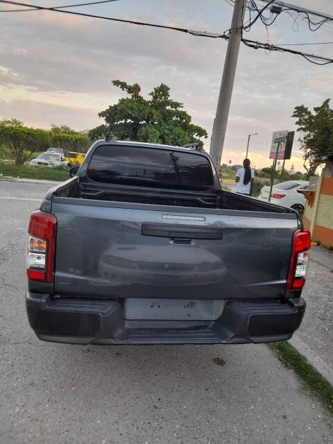 2021 Mitsubishi L200