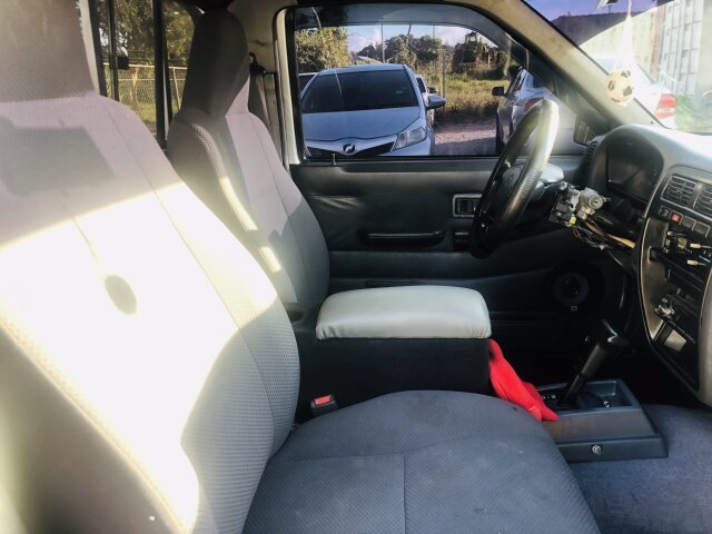 1995 NISSAN PICKUP
