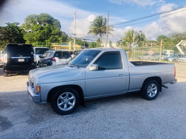 1995 NISSAN PICKUP