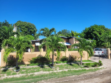 3 Bedroom House 2 Bathroom 