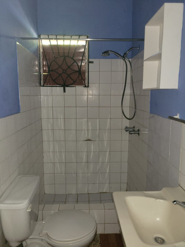 3 Bedroom House 2 Bathroom 