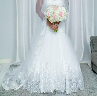 Wedding Dress Size Small-Medium