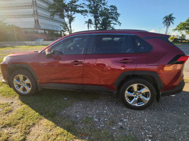 2021 Toyota Rav 4 (Mid-range Red, 4WD) Vans & SUVs Kingston